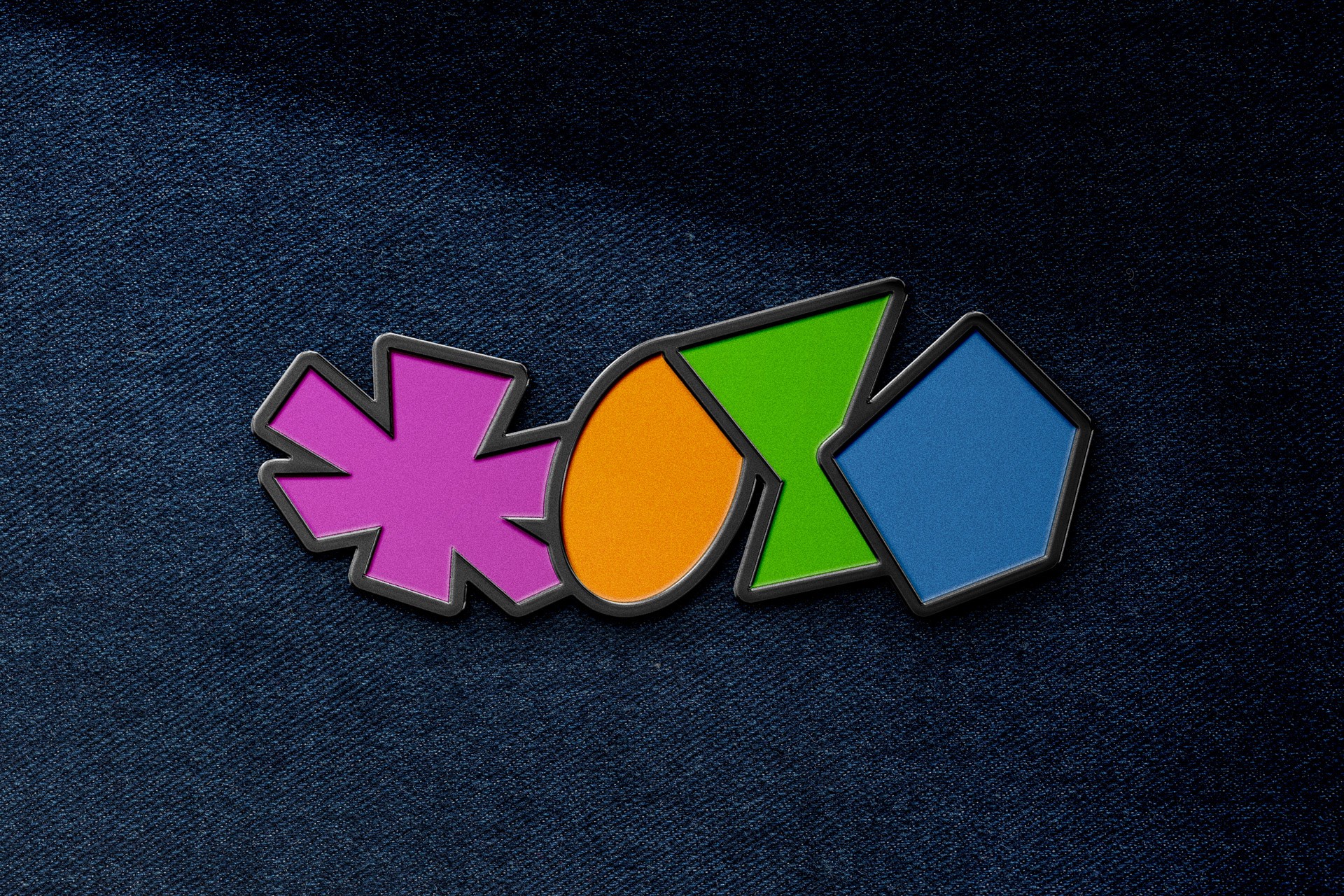 Logo design for the brand Redo on green gradient background